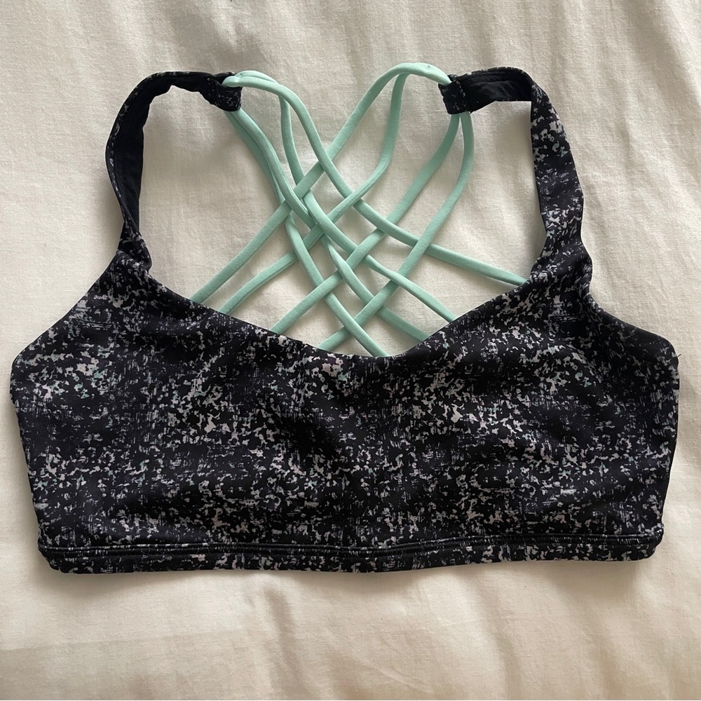Lululemon sports bra size 6